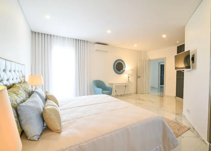 The Penthouse In Da Rocha Lägenhet Portimão