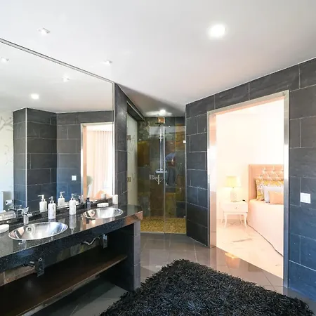 Apartment The Penthouse In Da Rocha